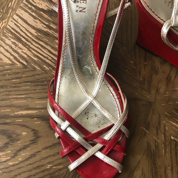 Lauren Ralph Lauren Berdy Red & Gold Open Toe Patent Leather Wedge Sandal Sz 9 - Picture 6 of 9